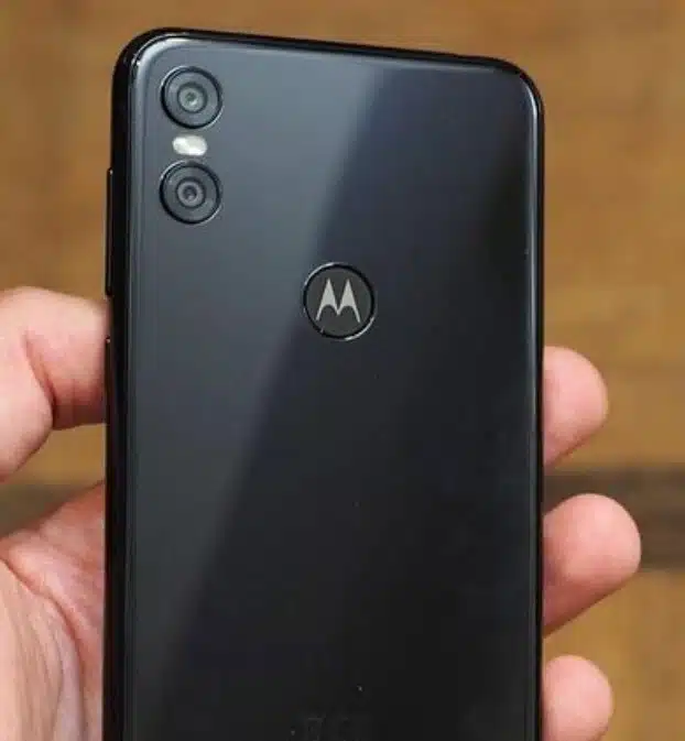 مراجعة مواصفات هاتف Motorola One موتورولا وان شرح المواصفات